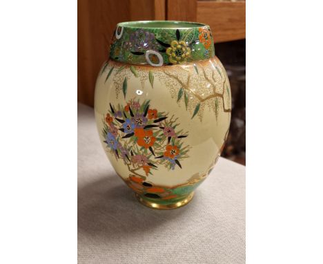 Carltonware Oriental-Style Hand-Painted Vase (14cm) - Ref.6570/3219 J 