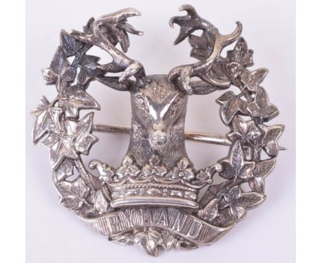 Gordon Highlanders Officers Glengarry Badge, fine quality un-marked silver example. Complete with brooch pin fitting to the r