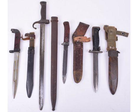 French Model 1892 Bayonet, with inscription to the back edge of the blade. Complete with its original scabbard. Blade well wo
