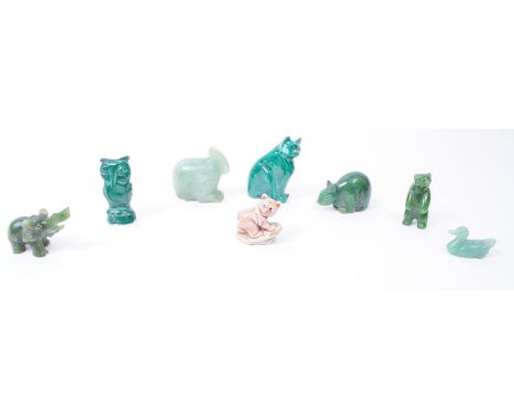 A collection of 20th century nephrite, jade and malachite gem stone miniature ornaments of carved animals. Including examples