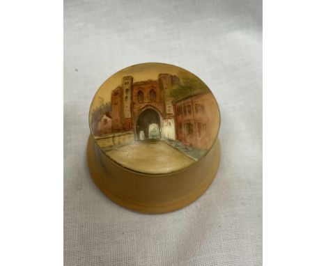 ROYAL WORCESTER SMALL POT AND COVER PAINTED WITH THE EDGAR TOWER WORCESTER 