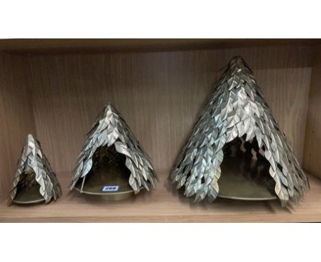 CONICAL CHRISTMAS TREE GRADUATED TEA LIGHT TRIO 