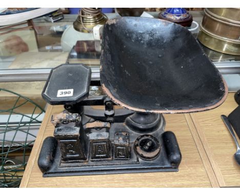 VINTAGE PAN SCALES AND WEIGHTS 