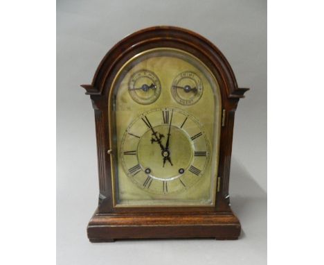 An Edwardian mahogany cased eight-day mantel clock. 32.5 cm high.