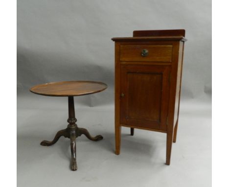 An Edwardian mahogany pot cupboard and a small mahogany tripod table. The former 41 cm wide.