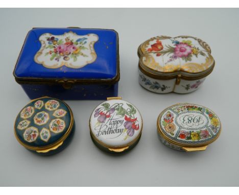Five various enamel and porcelain boxes. The largest 9 cm wide.