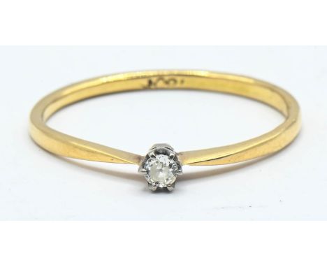 18ct gold and diamond ring, size W, gross weight 2.12g. 