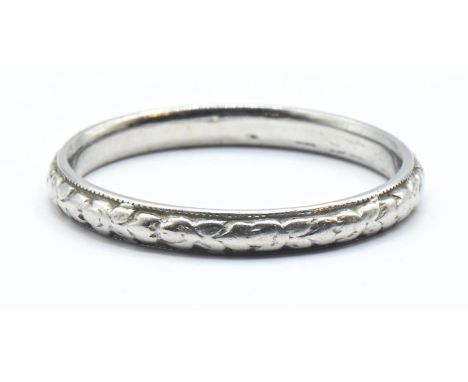 Platinum band ring, stamped PLAT, size M1/2, 2.85 grams 