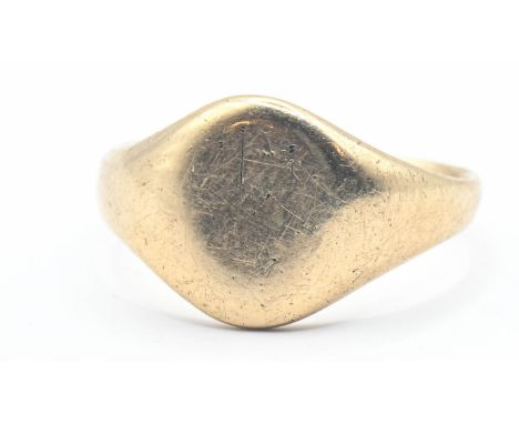 9ct gold signet ring, crest very worn, size Q 1/2, weight 6gms 