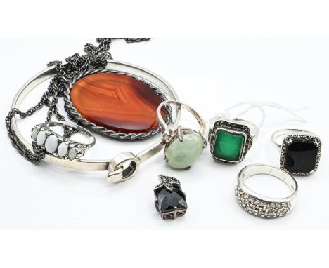 Silver and white metal rings bangle and agate necklace mostly gem set together. Gross weight 75g. 