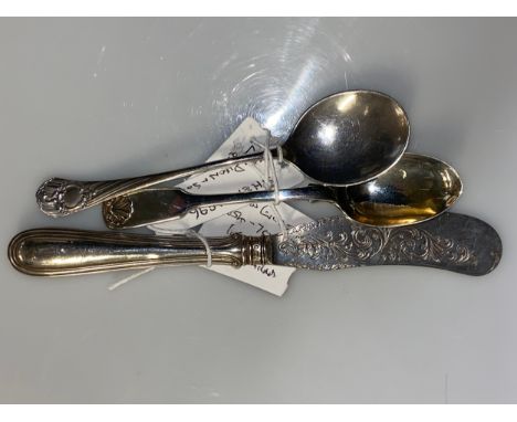 Four pieces of silver flatware, various makers and dates, including a butter knife, preserve spoon and two teaspoons, gross w