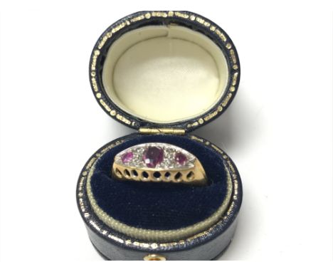 18ct Ruby &amp; diamond ring