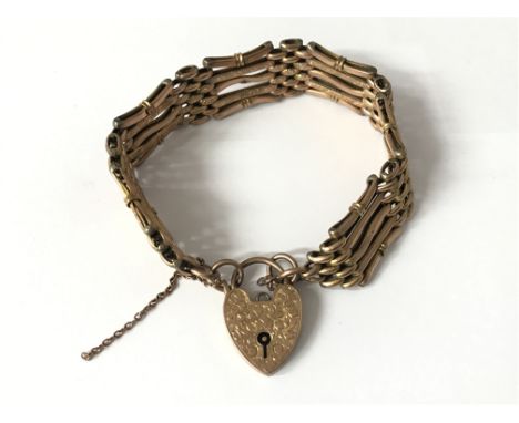 Ladies 9ct gold gate bracelet. Approx 18.4g