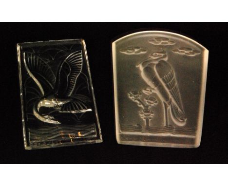 A 1930s John Walsh Walsh glass Vesta lighting panel designed by Walter Gilbert,of fan form relief moulded with a Heron standi