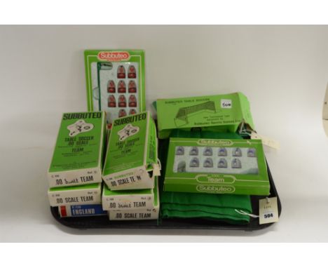.00 Scale Subbuteo figures boxed with baize pitch and goal posts