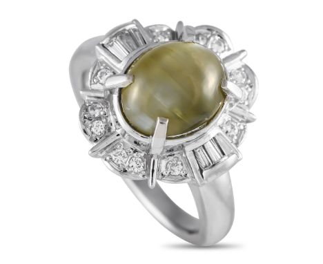 Platinum 0.26ct Diamond and Cats Eye Ring. &nbsp; &nbsp; &nbsp; &nbsp; &nbsp; &nbsp; &nbsp; &nbsp; Weight:8.8 grams Ring Top 