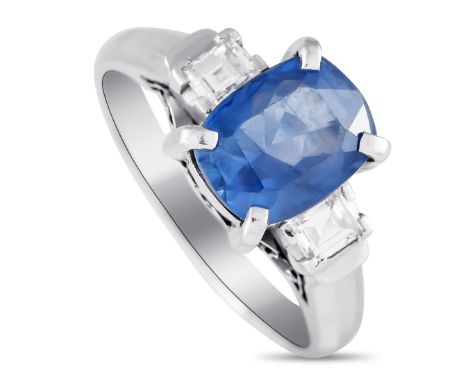Platinum 0.21ct Diamond and Sapphire Ring.&nbsp; &nbsp; &nbsp; &nbsp; &nbsp; Weight:6.3 grams Ring Top Height:9 Metal:Platinu