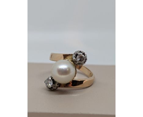 Art Noveau 18k ring 5grs with pearl and 2 old mine diamond of 0.15 ktes each. Ring Size&nbsp; 5.5