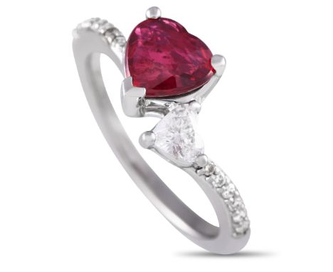 Platinum 0.21ct Diamond and Ruby Heart-Shaped Ring. &nbsp; &nbsp; Weight:3.7 grams Ring Top Height:5 Metal:Platinum Stones:Di