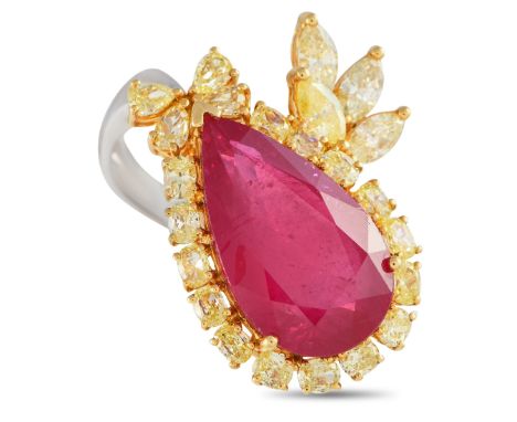 18K White and Yellow Gold 2.56ct Yellow Diamond Ring.&nbsp; &nbsp; &nbsp; &nbsp; &nbsp; &nbsp; &nbsp; &nbsp; &nbsp; &nbsp; We