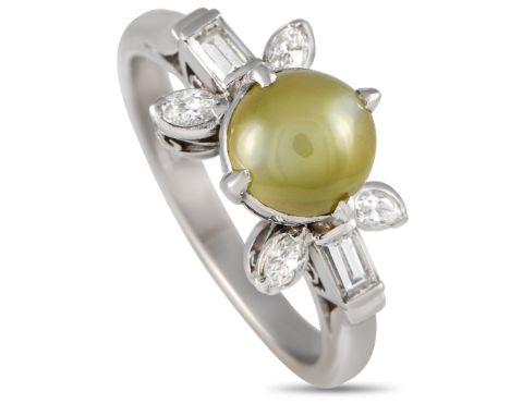 Platinum 0.24ct Diamond and Cat’s Eye Ring.&nbsp; &nbsp; &nbsp; &nbsp; &nbsp; &nbsp; &nbsp; &nbsp; Weight:4.6 Grams Ring Top 