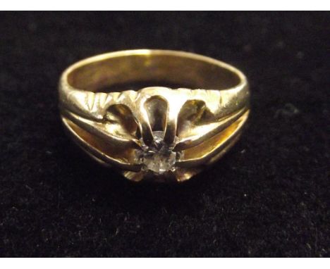 18ct gold gents solitaire pinky ring. Size K. 6.2 grams