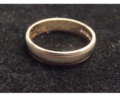 9ct gold wedding band. Size K