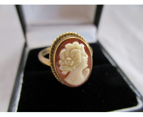 Gold cameo ring