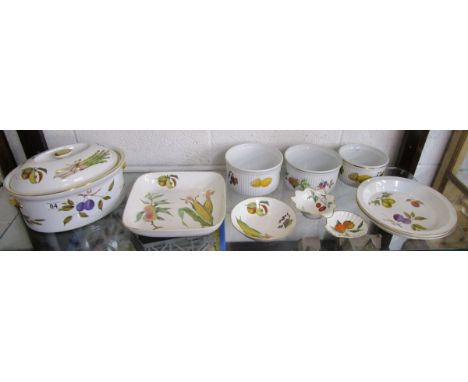 10 Pieces of Royal Worcester 'Evesham' pattern, to include large casserole pot
