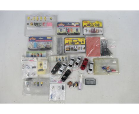 Bachmann - Preiser - Langley Models - Faller - A collection of trackside figures and accessories in 1:87 scale including Cran