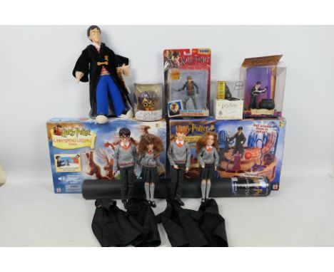 Mattel - Tomy - Headstart - Others - A collection of Harry Potter themed action figures, games toys and similar. Lot includes