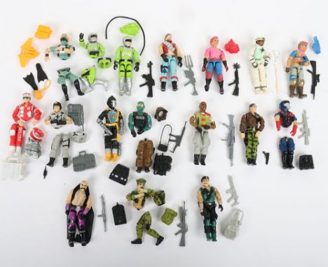Seventeen Vintage G.I. Joe Gi Joe Action Force 1986 Action Figures Hasbro. Including Zarana complete, Monkeywrench complete, 