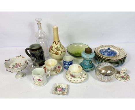 A group of assorted ceramics, including a Continental glass oil lamp base, a decorative bottle vase and similar (a lot)