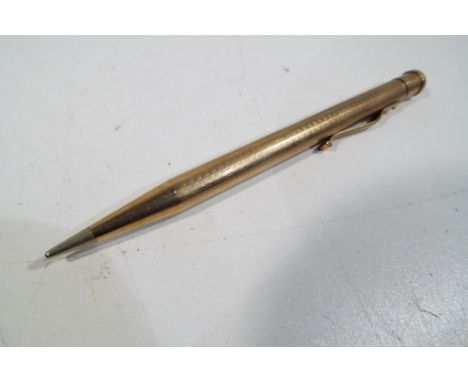 A 9 carat gold propelling pencil by Yard-O-Led, patent No. 422767 weight 22.93 grams, Est £80 - £120.