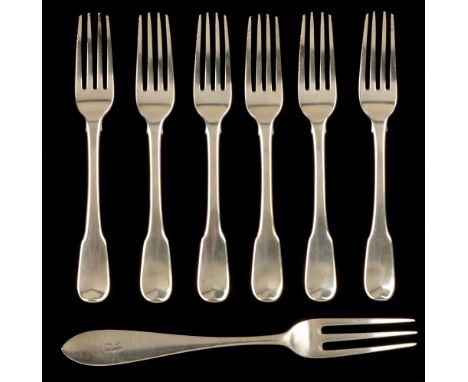 A set of six George III silver dessert forks, by William Eley, William Fearn &amp; William Chawner, London 1808, in fiddle pa