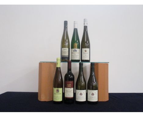1 bt Schloss Schönborn Hattenheimer Pfaffenberg Rheingau Riesling Kabinett 2005 Monopole 1 bt Württemberg Haberschlachter Heu
