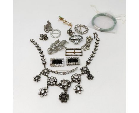 A Chinese green stone bangle, and assorted costume jewellery 