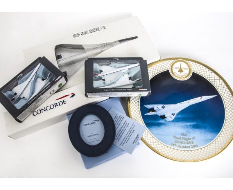 Concorde Models and Commemorative Ceramics, boxed models including Corgi CSCA05002 Concorde two piece set (2), snap together 