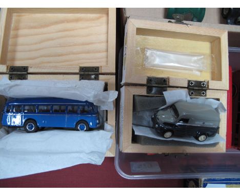 Two "H0" Scale Resin Model Cars, by Model IV factory #M-K 87/05 Fiat 615 Furgone  'Poste Italiane', #M87/09 Corriera Fiat 626