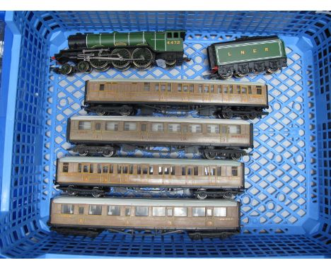 A Hornby "00" Gauge Class A3 4-6-2 Locomotive and Eight Wheeled Powered Tender, r/no4472 'Flying Scotsman', L.N.E.R green, fo