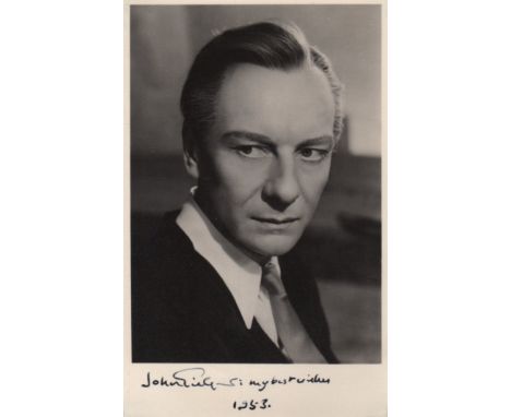 ACADEMY AWARD WINNERS: Selection of signed postcard photographs (most vintage, 8 x 10 (1), a few letters and signed cards etc