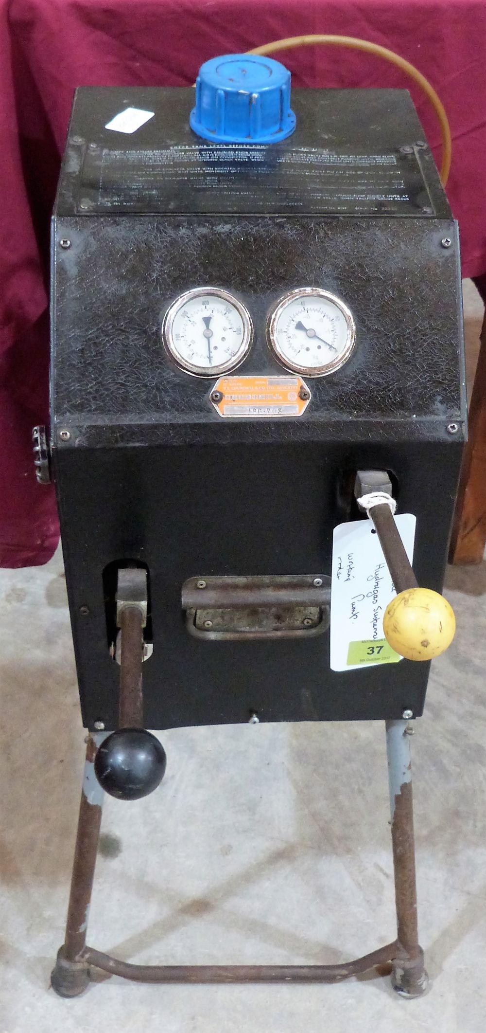 A Churchill Hydragas suspension pump in working order