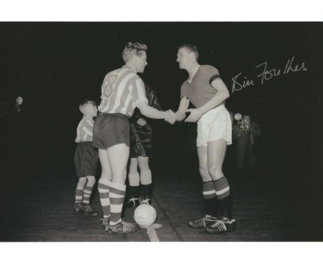 Football signed B/W, 12 x 8 photo depicting Manchester United captain Bill Foulkes shaking hands with his Sheffield Wednesday