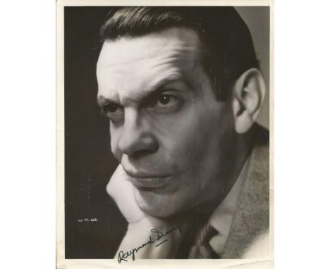 Raymond Massey signed 10x8 vintage photo. August 30, 1896, July 29, 1983 was a Canadian/American actor, known for his command