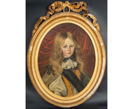 Flemish Artist 17th Century, Portrait of a elegant boy , oil on canvas, oval in a gilded 19th Century. 70 x 50 cm