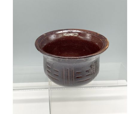 Uniquely crafted fine piece of ceramic designed to be potted with plants. Ransbottom backstamp. Artist: Robinson RansbottomIs