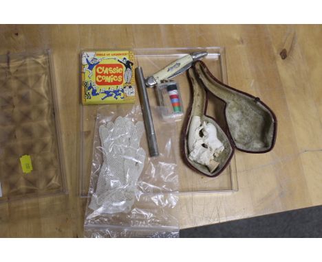 A TRAY OF COLLECTABLES TO INCLUDE POCKET KNIFE, PART MEERSCHAUM PIPE ETC