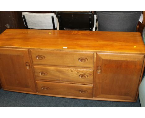 A MODERN ERCOL STYLE SIDEBOARD W-155 CM