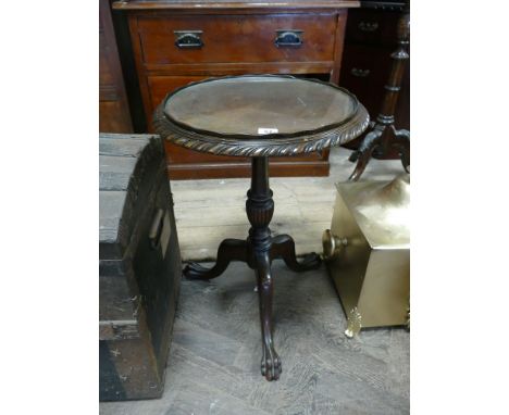 Circular mahogany occasional table on tripod base 