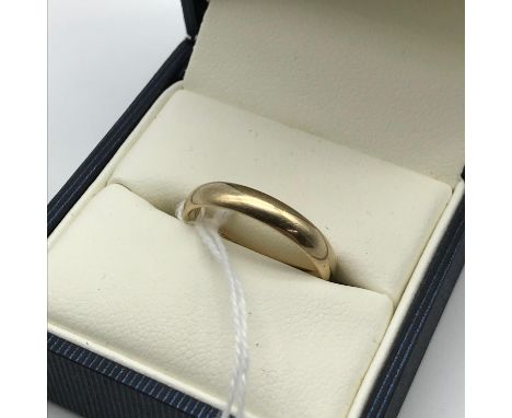 A Birmingham 9ct gold wedding band, Ring size M and weighs 2.4grams 